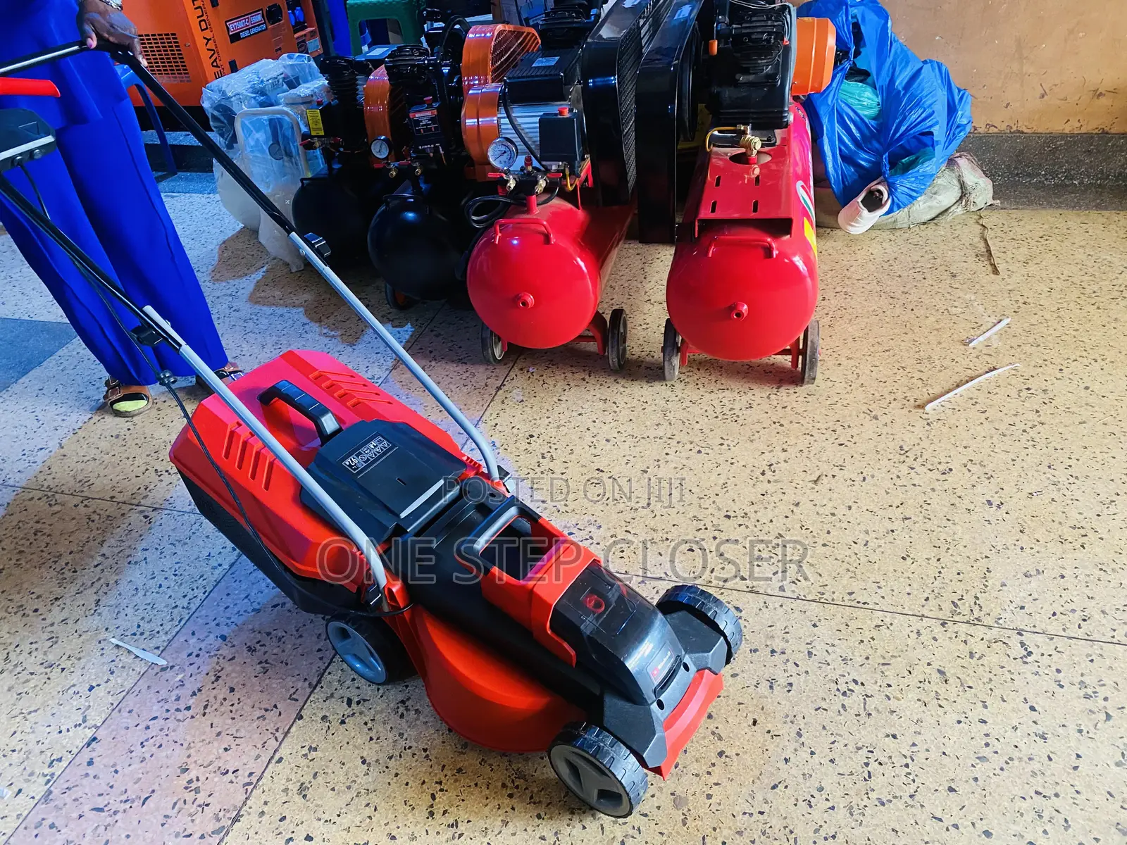 Uk Used Cordless Lawn Mower/ Lawnmower for Batteries