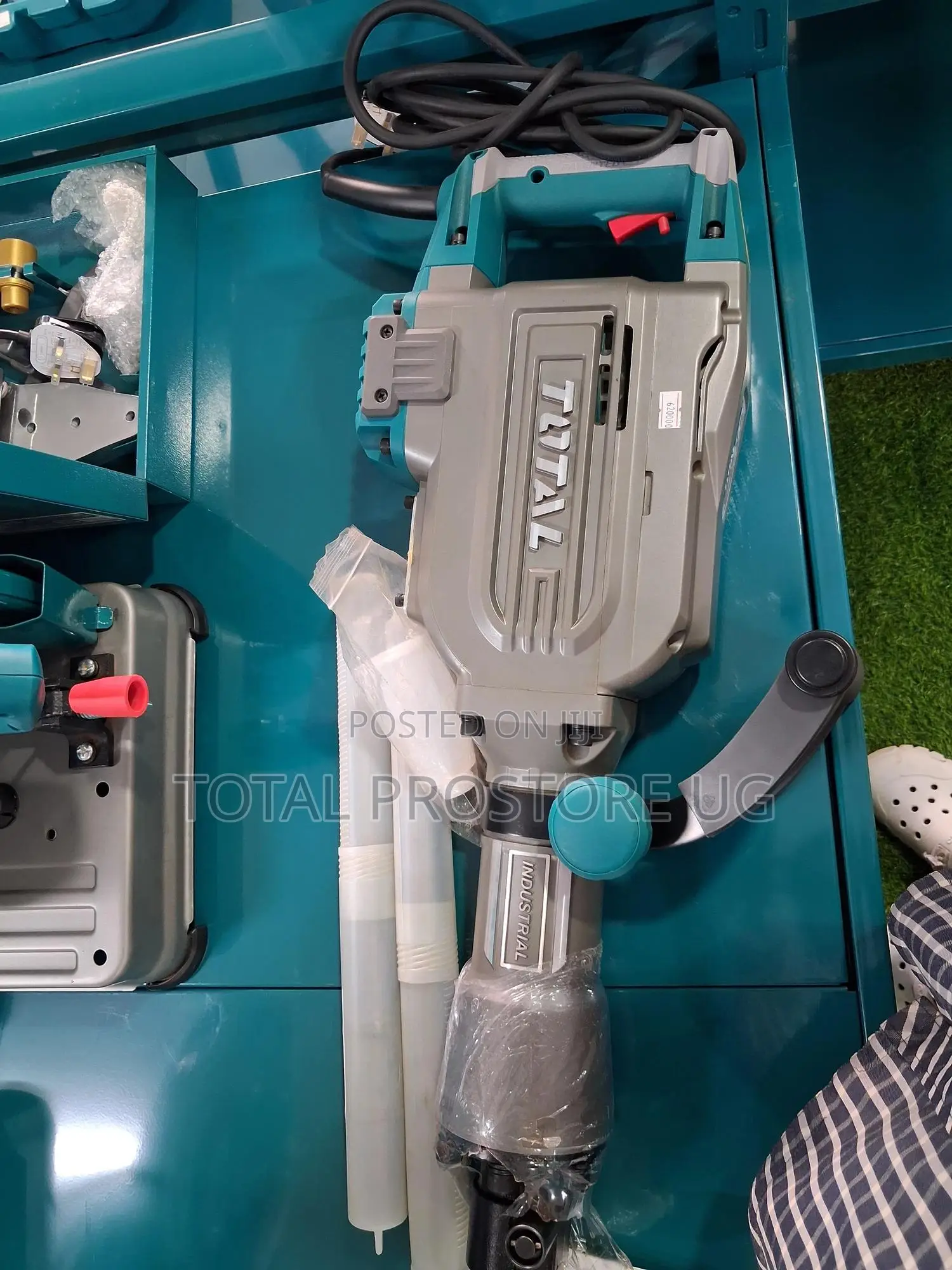 Demolition Breaker 1700w (16kg)(Total)