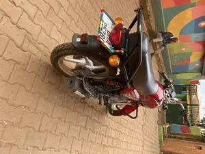 Bajaj CT 125X 2025 Red