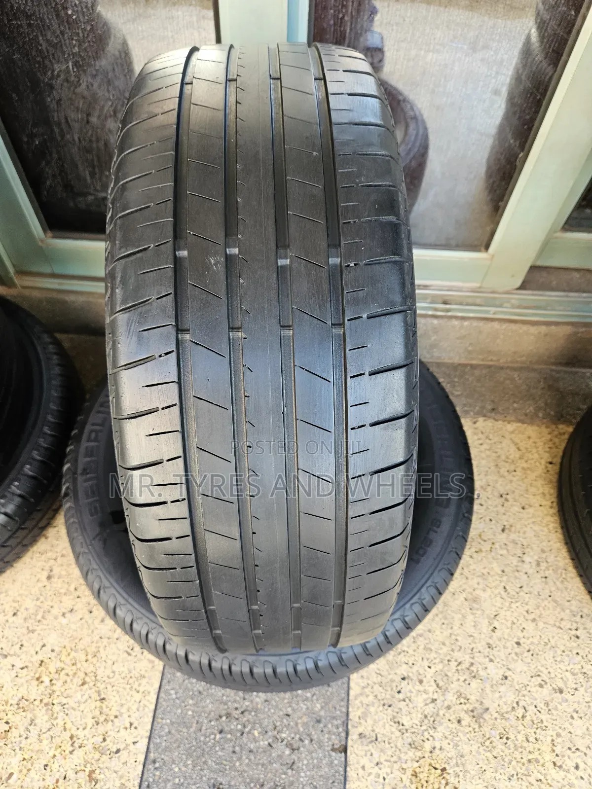 225 55 R17 Bridgestone Tranza Container Tires 4rm Japan