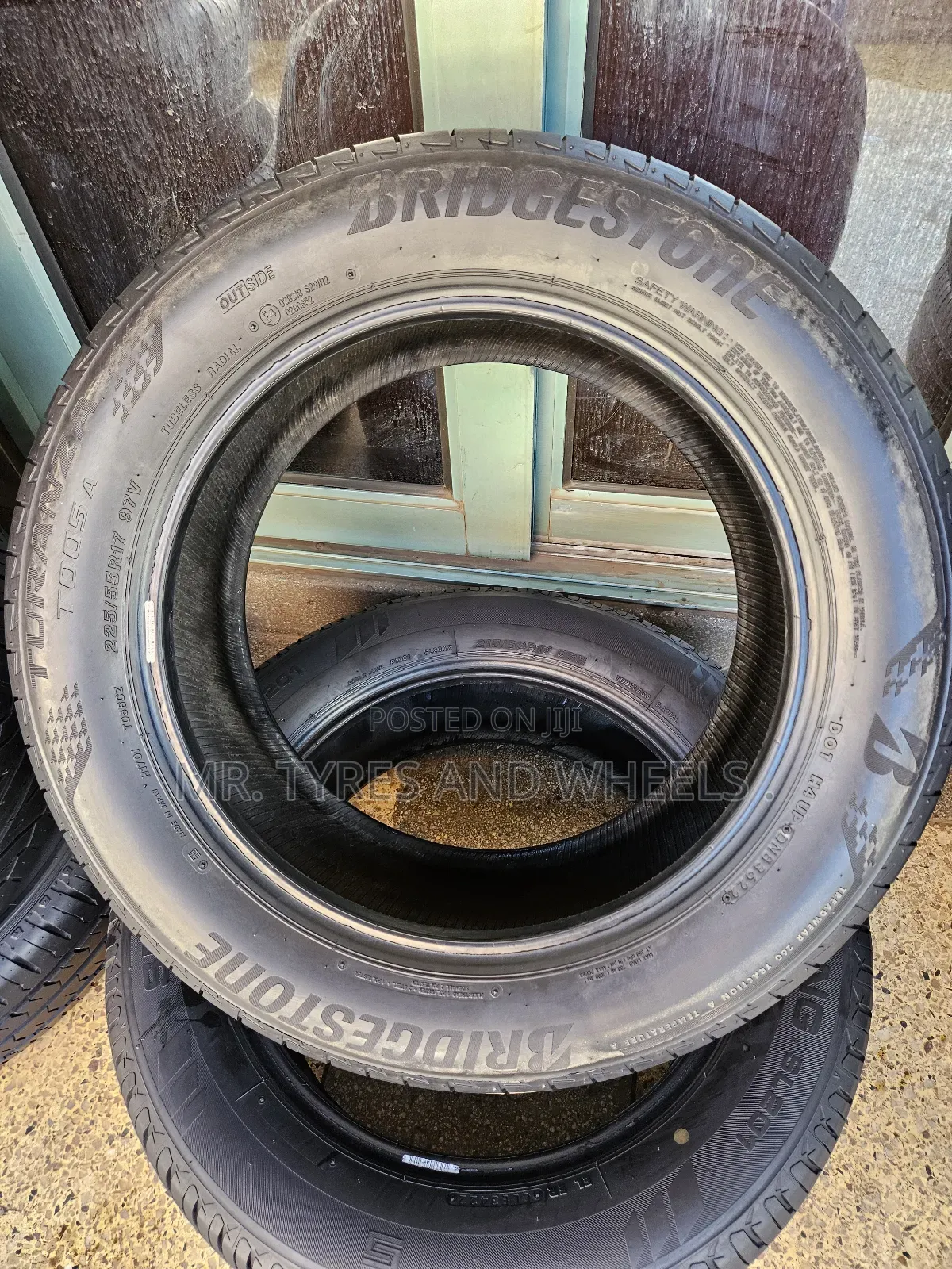 225 55 R17 Bridgestone Tranza Container Tires 4rm Japan