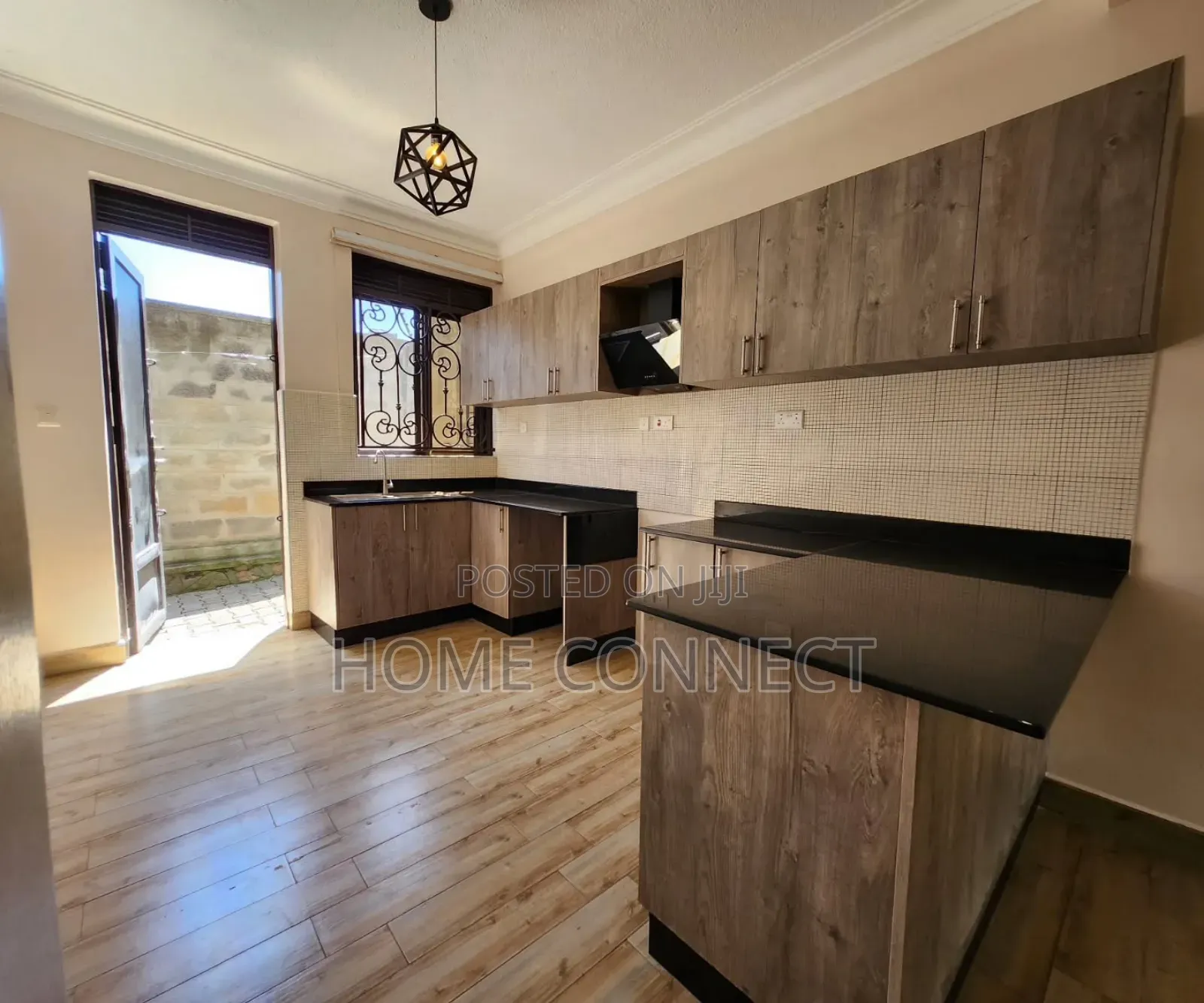 3bdrm Duplex in Muyenga Kironde Rd, Central Division for rent