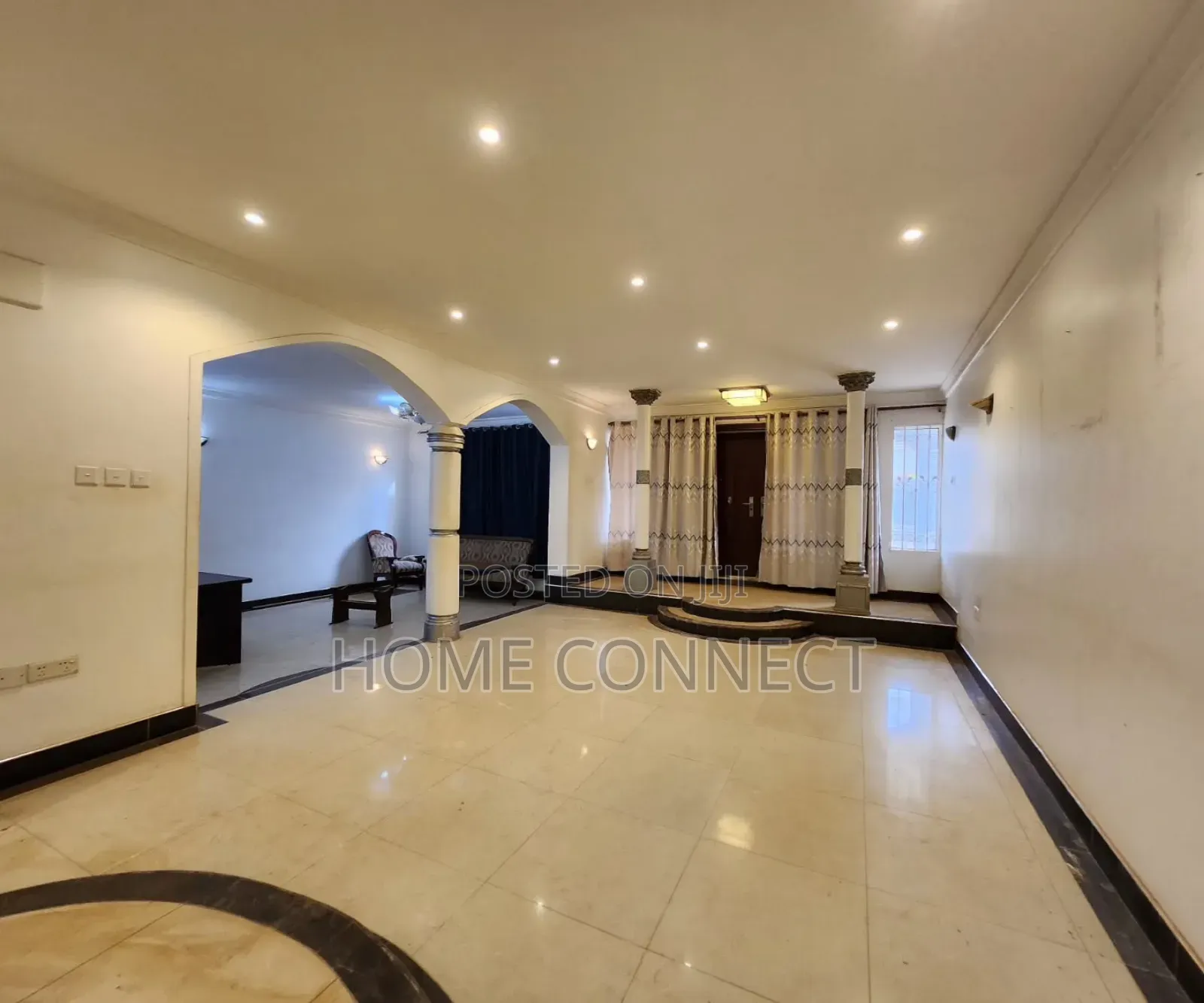 5bdrm Duplex in Bukoto, Central Division for rent