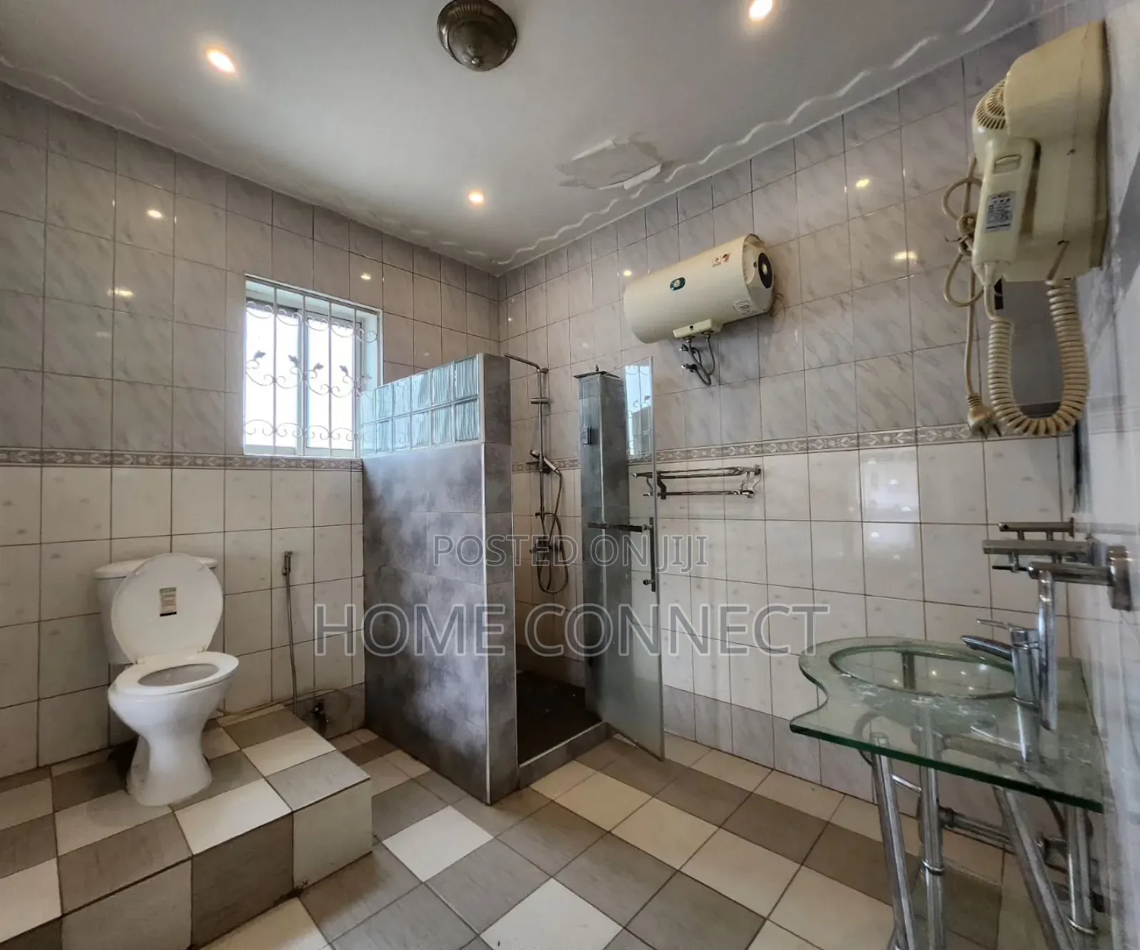 5bdrm Duplex in Bukoto, Central Division for rent