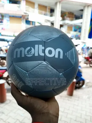 Molten Vantaggio Lifting Ball