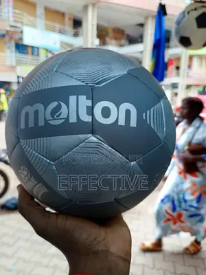 Molten Vantaggio Lifting Ball