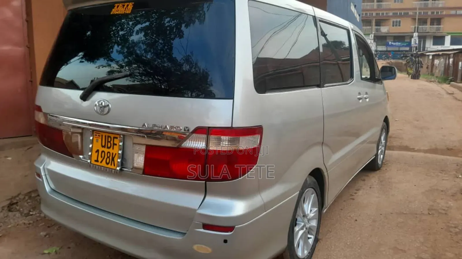 Toyota Alphard 2.4 Petrol AWD 2004 Silver