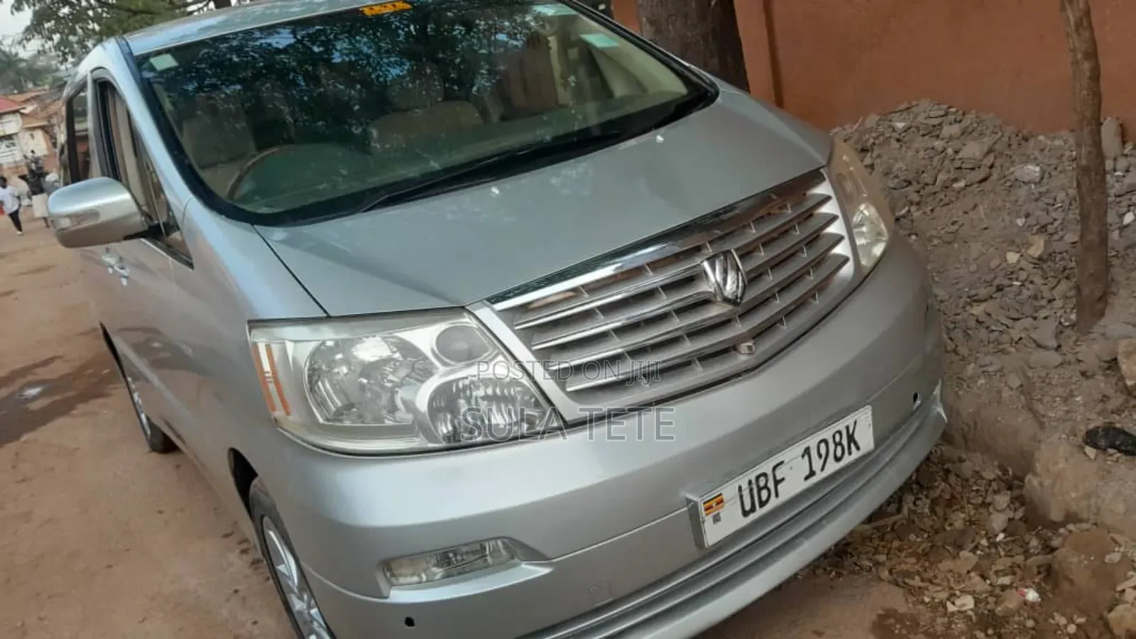 Toyota Alphard 2.4 Petrol AWD 2004 Silver