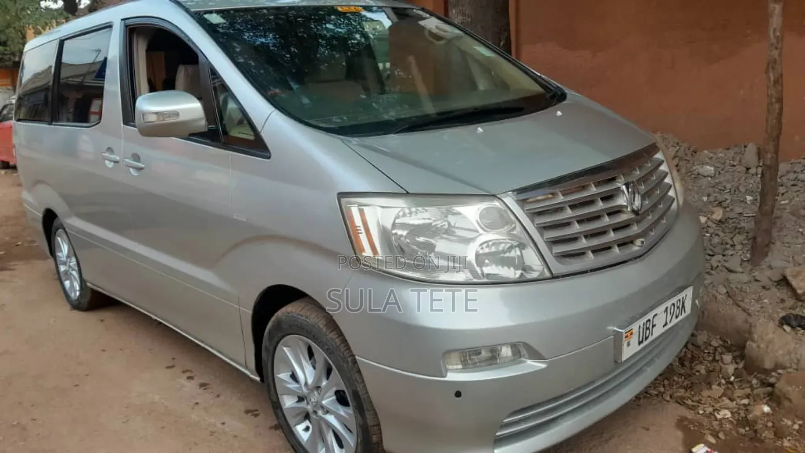 Toyota Alphard 2.4 Petrol AWD 2004 Silver