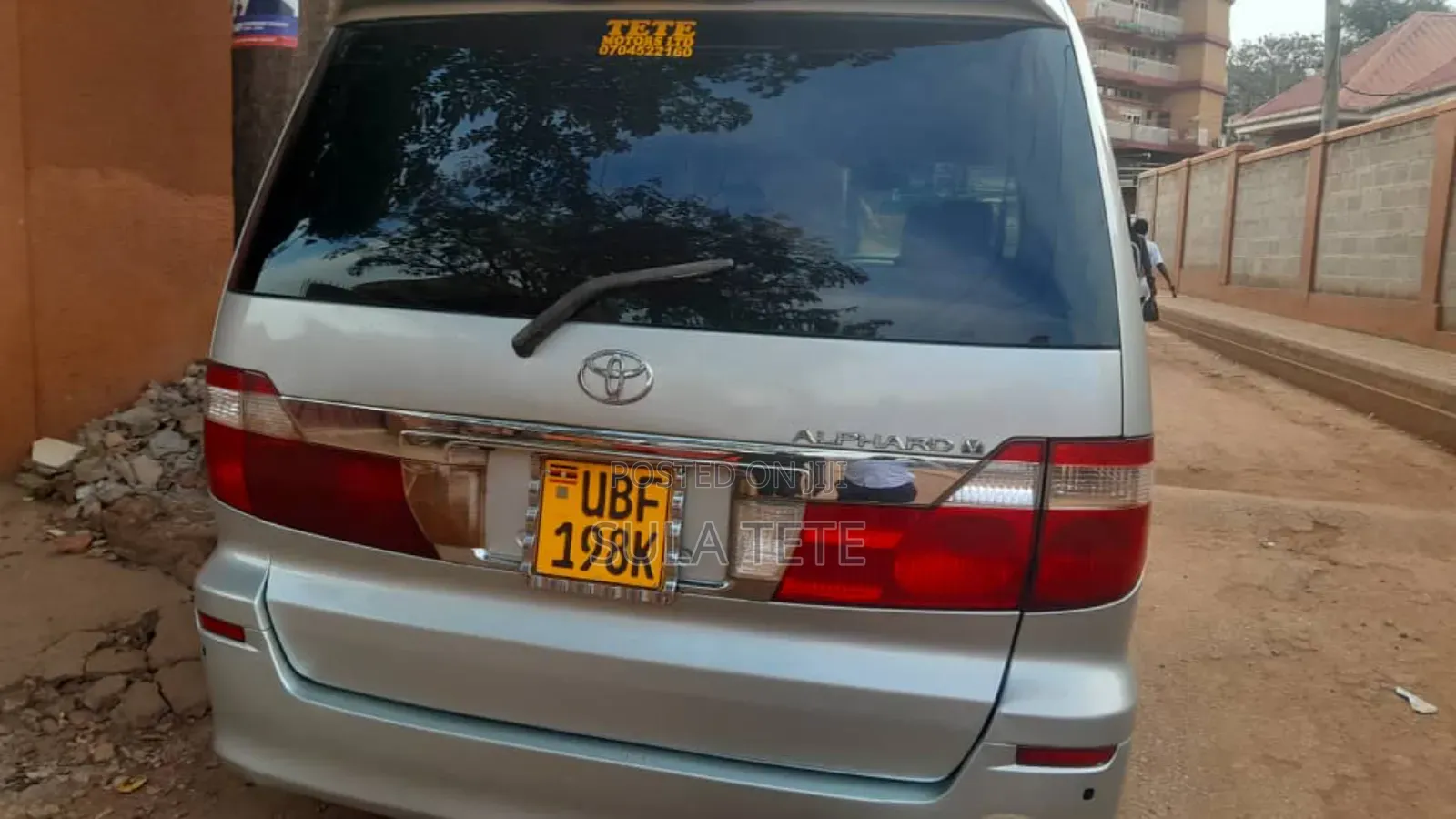 Toyota Alphard 2.4 Petrol AWD 2004 Silver
