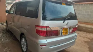 Toyota Alphard 2.4 Petrol AWD 2004 Silver