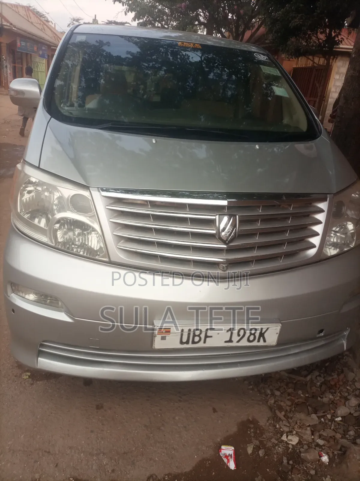 Toyota Alphard 2.4 Petrol AWD 2004 Silver