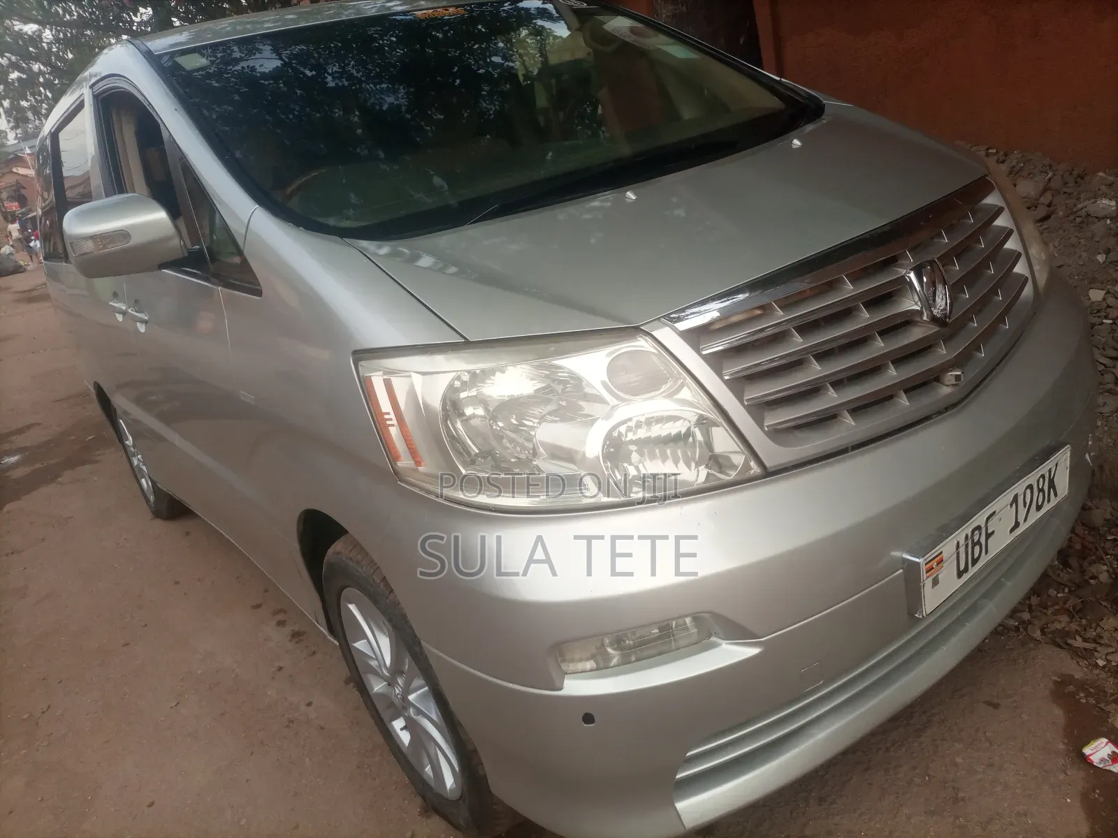 Toyota Alphard 2.4 Petrol AWD 2004 Silver