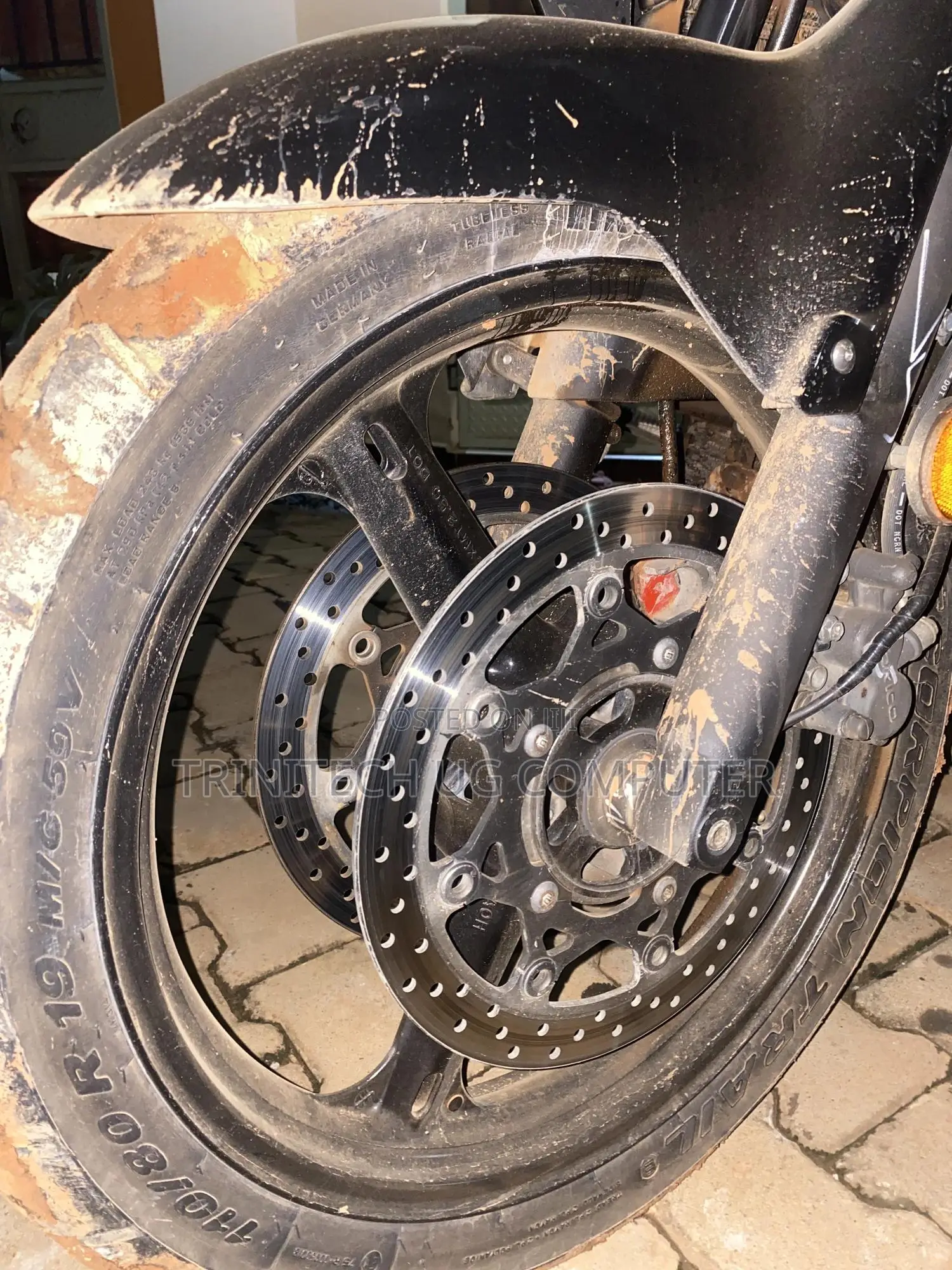 Suzuki V-Strom 2011 Black