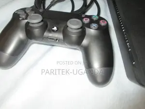 Playstation 4 With One Gamepad