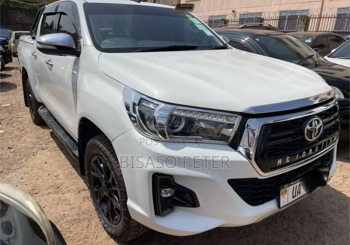 Toyota Hilux Revo Double Cab Deisel 2.4 AWD 2018 White
