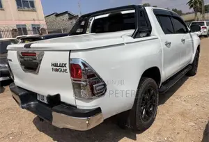 Toyota Hilux Revo Double Cab Deisel 2.4 AWD 2018 White