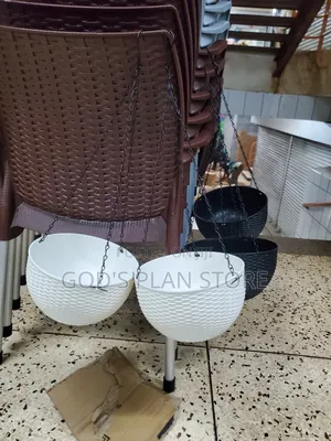 Flower Pots With Chain Hanging Pots
