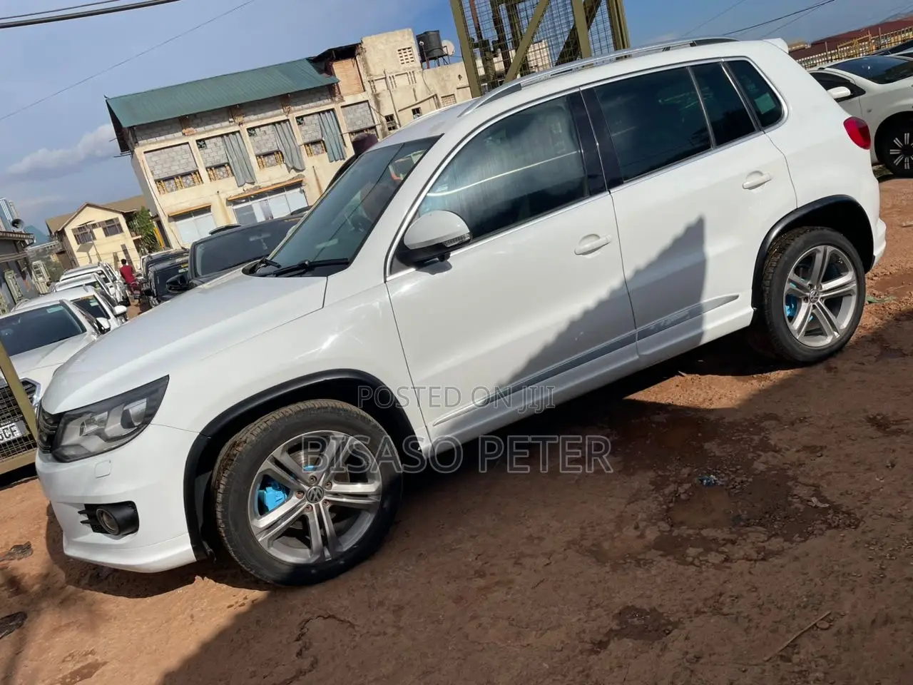 Volkswagen Tiguan R-Line 4Motion 4dr SUV AWD (2.0L 4cyl Turbo 6A) 2015