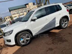 Volkswagen Tiguan R-Line 4Motion 4dr SUV AWD (2.0L 4cyl Turbo 6A) 2015