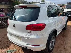 Volkswagen Tiguan R-Line 4Motion 4dr SUV AWD (2.0L 4cyl Turbo 6A) 2015