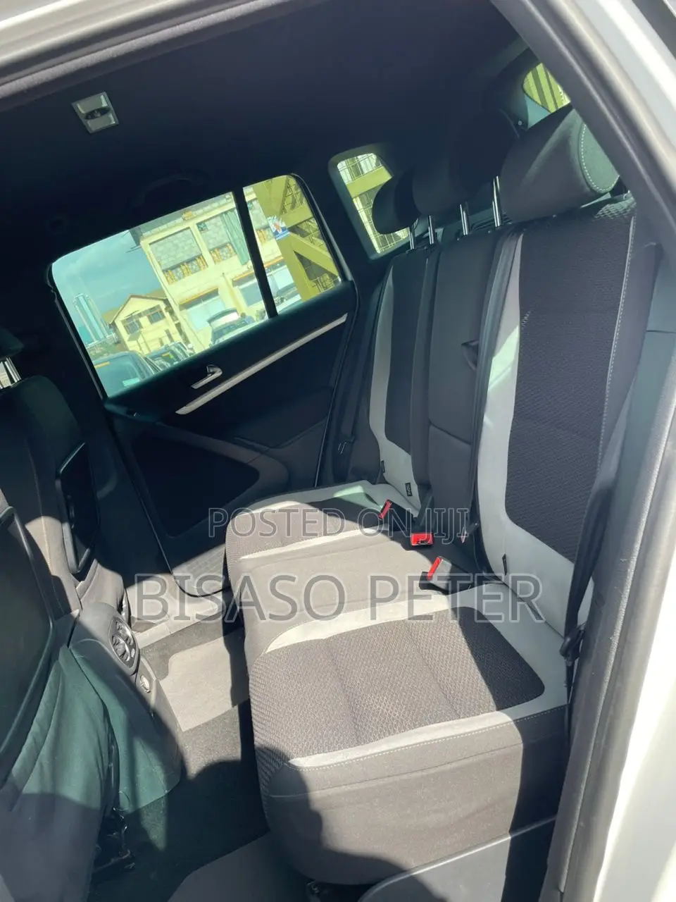 Volkswagen Tiguan R-Line 4Motion 4dr SUV AWD (2.0L 4cyl Turbo 6A) 2015