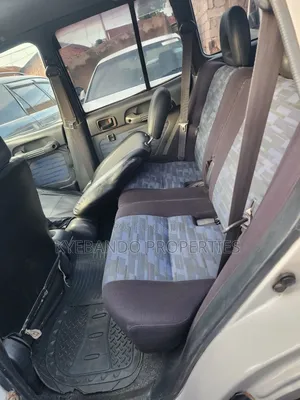 Toyota RAV4 Base FWD 1999 White