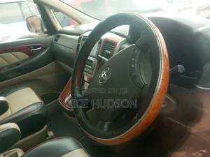 Toyota Alphard 2005