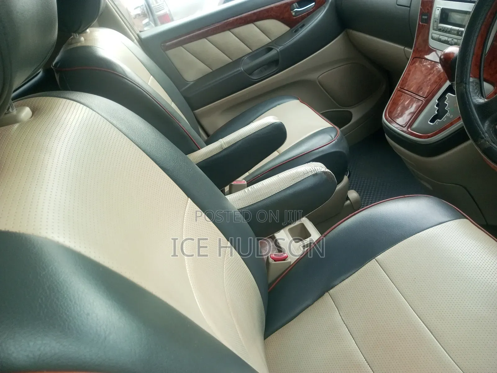 Toyota Alphard 2005