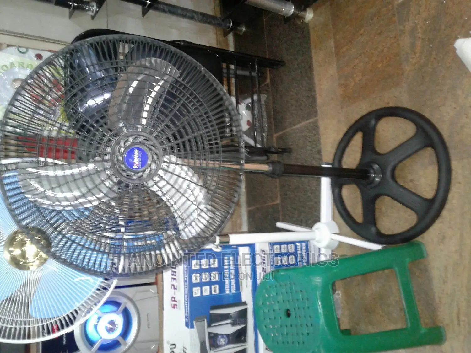 Stand Fans Black