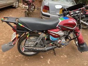 TVS HLX 125 2022 Red