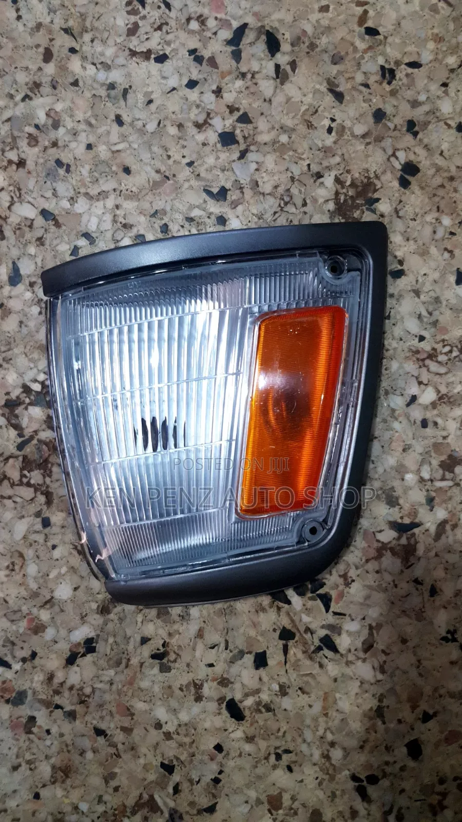 Hilux 106 2 Wheel Drive Conerlamp