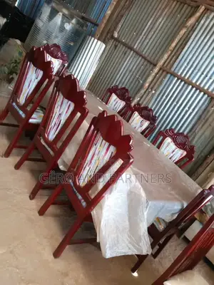 Good Looking Dining Table