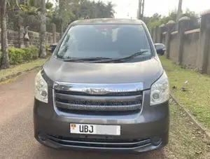 Toyota Noah 2.0 143hp AWD (8 Seater) 2008 Gray