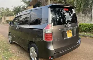 Toyota Noah 2.0 143hp AWD (8 Seater) 2008 Gray
