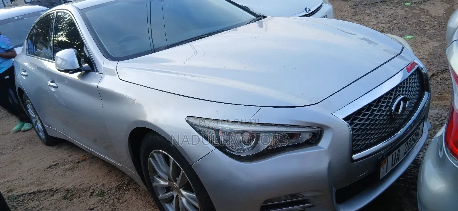 Nissan Skyline 2015 Silver