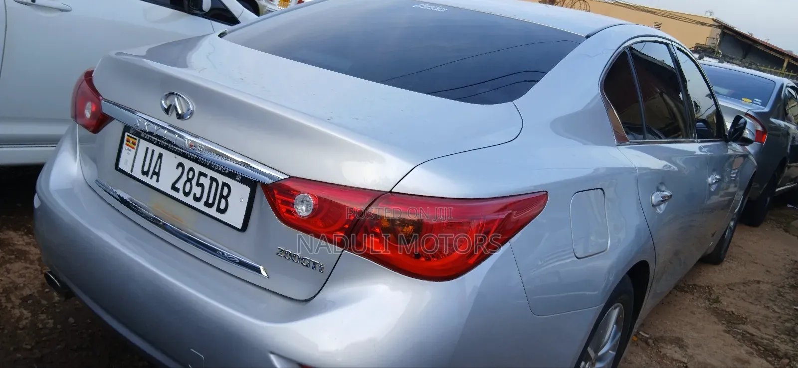 Nissan Skyline 2015 Silver