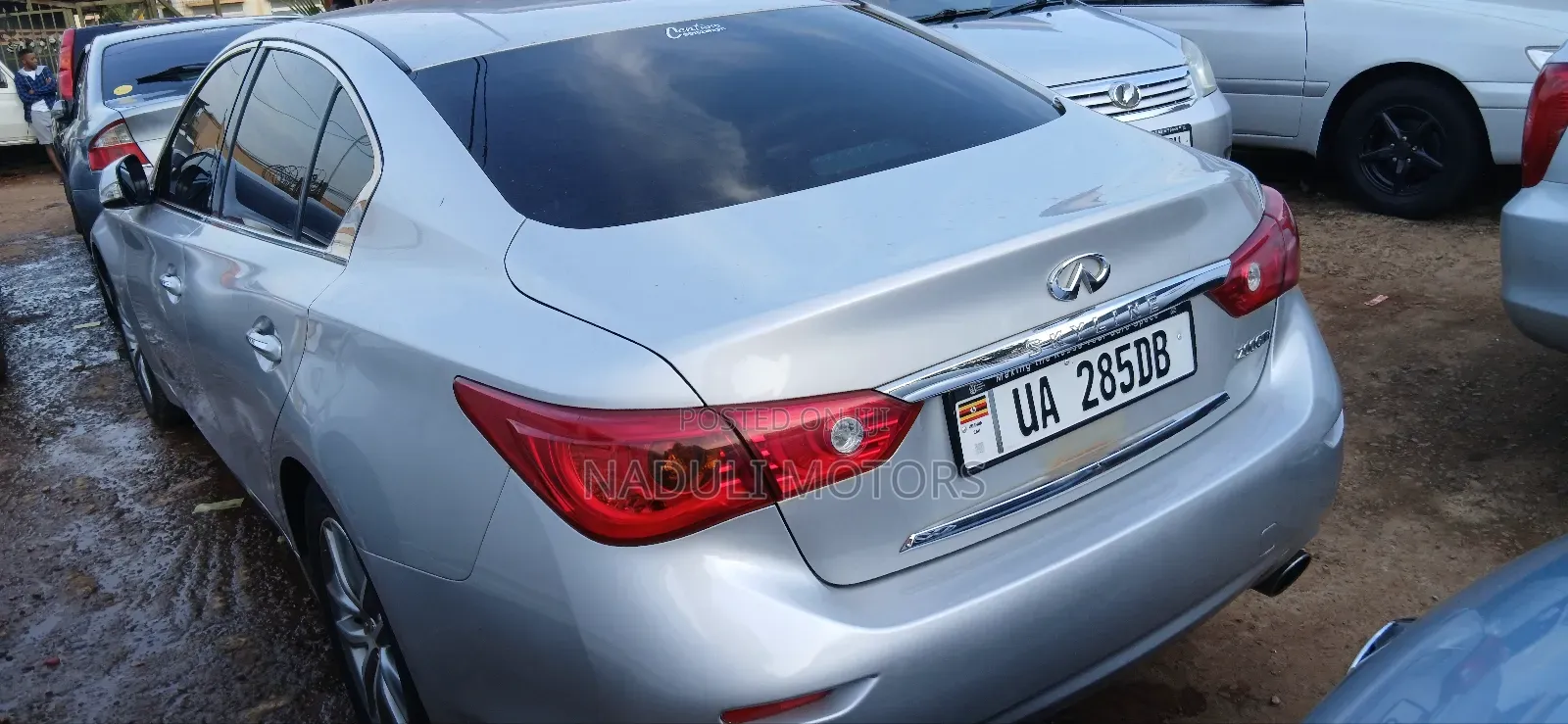 Nissan Skyline 2015 Silver