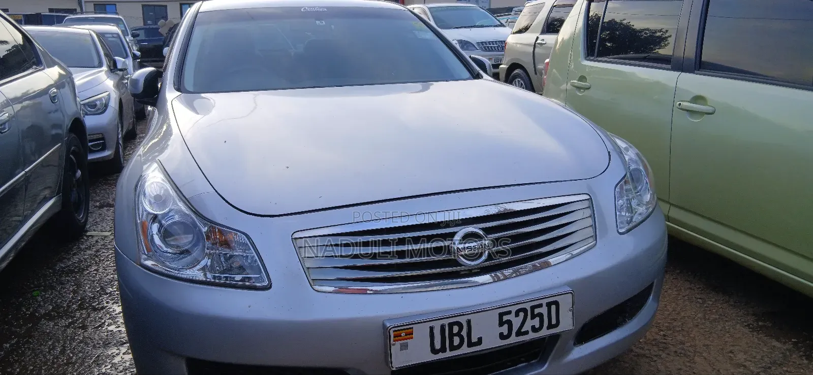Nissan Skyline 2009 Silver