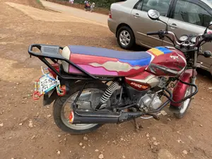 TVS HLX 125 2022 Red
