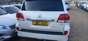Toyota Land Cruiser 4.5 V8 GXR 2010 White