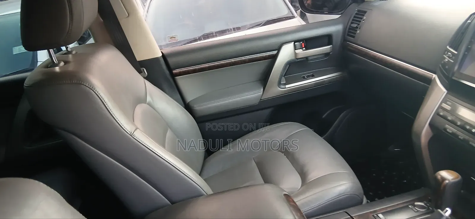 Toyota Land Cruiser 4.5 V8 GXR 2010 White