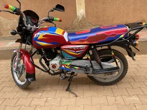 Bajaj CT 125X 2023 Red