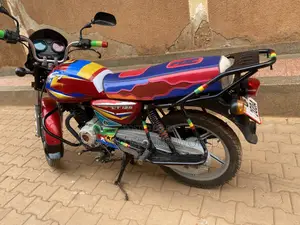 Bajaj CT 125X 2023 Red