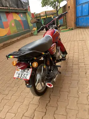 Bajaj CT 125X 2023 Red