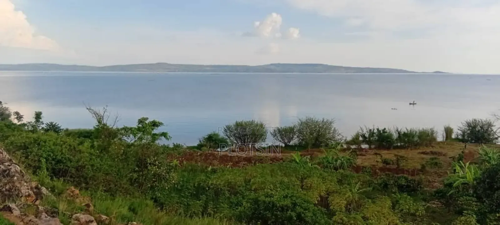 2.5 Acres of Land in Buwagajo, Touching Lake Victoria.