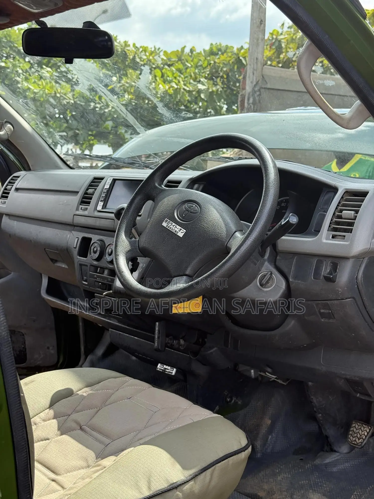 Toyota HiAce 2011 Green