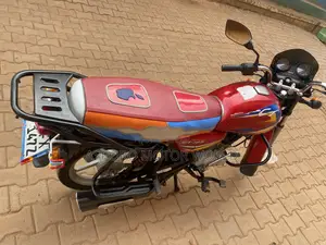 Bajaj CT 125X 2023 Red