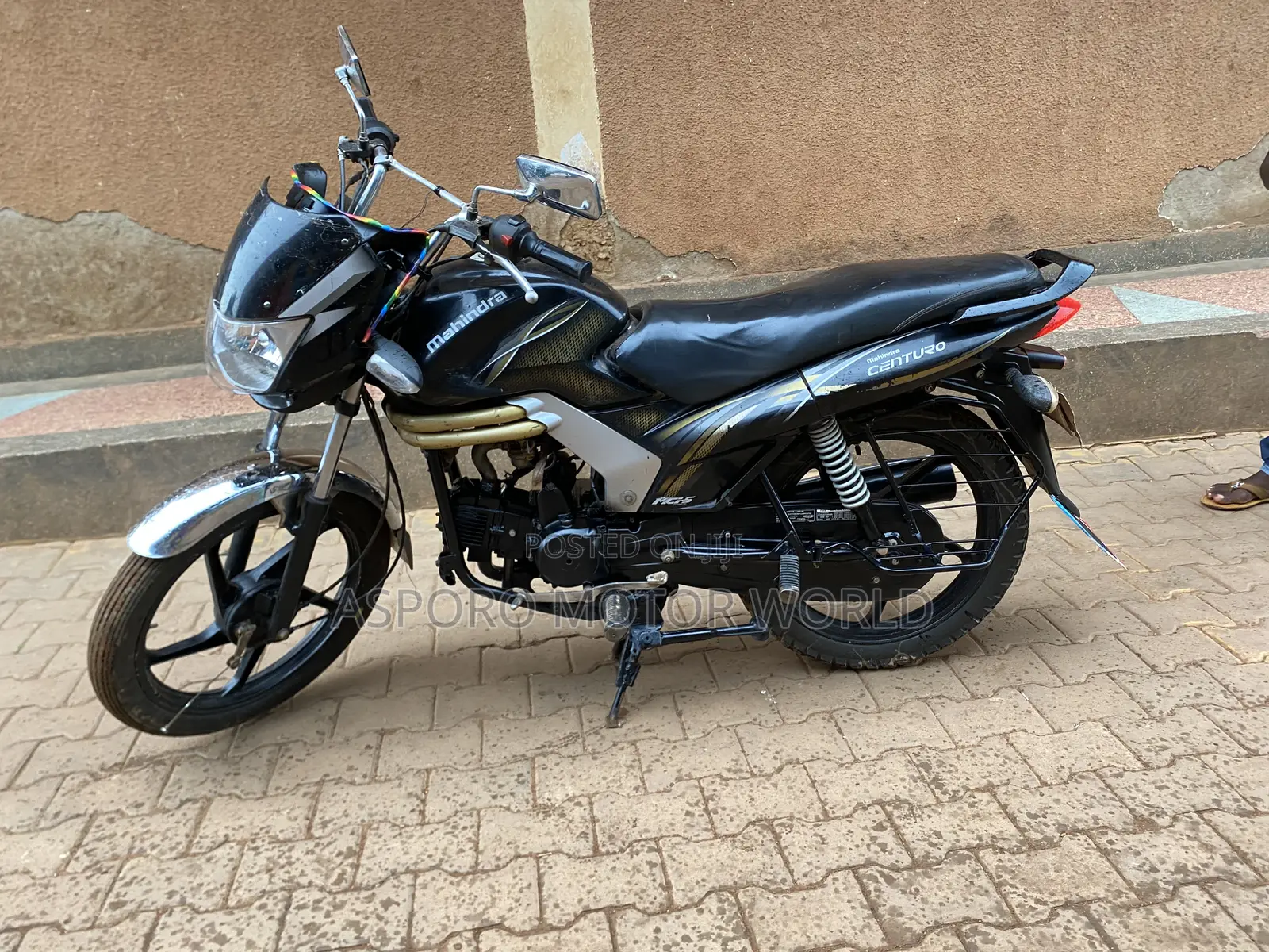 Mahindra Duro 2020 Red