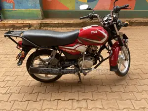 TVS HLX 125 2025 Red
